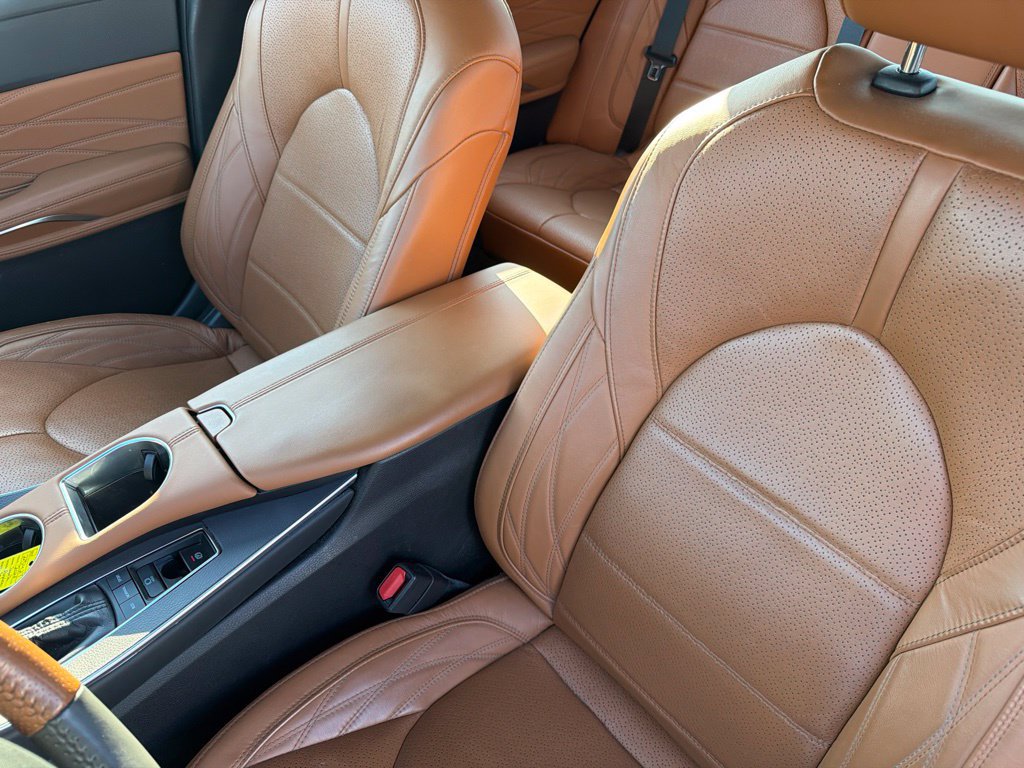 Used 2020 Toyota Avalon Limited w/ Advanced Safety Package FWD image 18