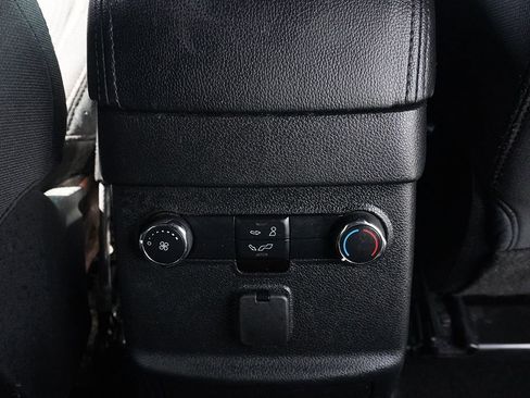 Used 2016 Ford Explorer XLT AWD/4WD image 49