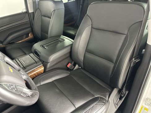 Used 2019 Chevrolet Tahoe Premier AWD/4WD image 23