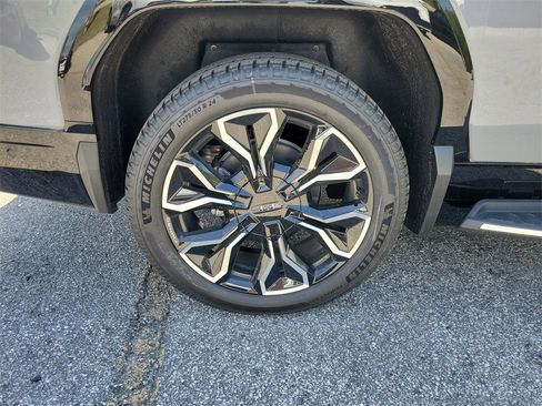 New 2025 GMC Sierra EV Denali image 4