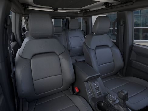 New 2025 Ford Bronco Badlands image 12