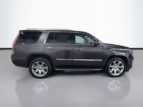 Used 2017 Cadillac Escalade Luxury AWD/4WD image 11