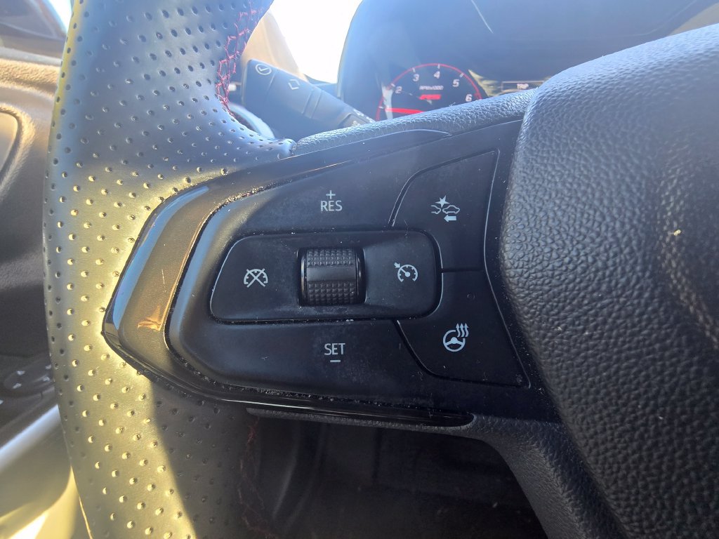 Certified 2024 Chevrolet Trax RS w/ Sunroof Package FWD image 24