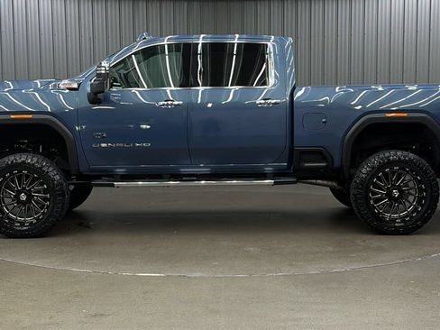 Used 2026 GMC Sierra 3500 Denali w/ Denali Reserve Package AWD/4WD image 2