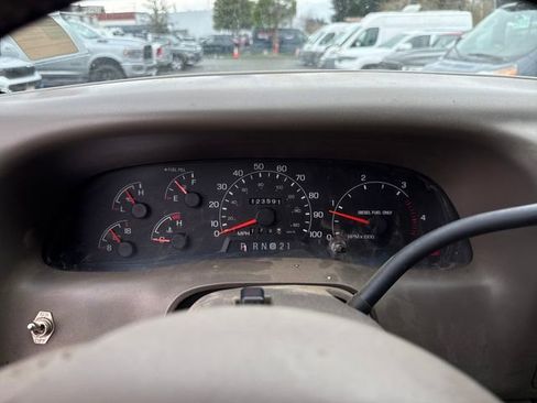 Used 2001 Ford F350 XL image 19