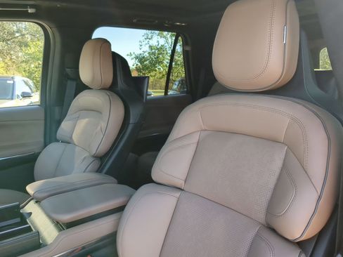 New 2025 Lincoln Navigator Black Label image 10