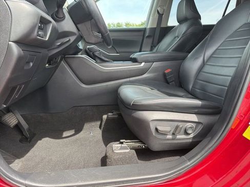 Used 2023 Toyota Highlander XLE image 16