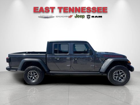 Used 2025 Jeep Gladiator Rubicon AWD/4WD image 2
