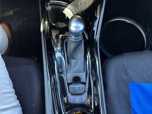 Used 2021 Toyota C-HR XLE image 16