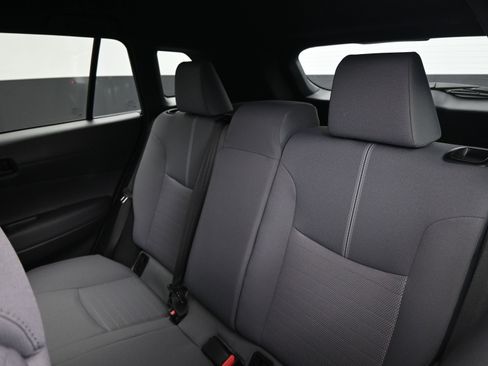 Certified 2025 Toyota Corolla Cross SE image 18