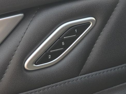 Used 2022 Maserati Levante Modena AWD/4WD image 23