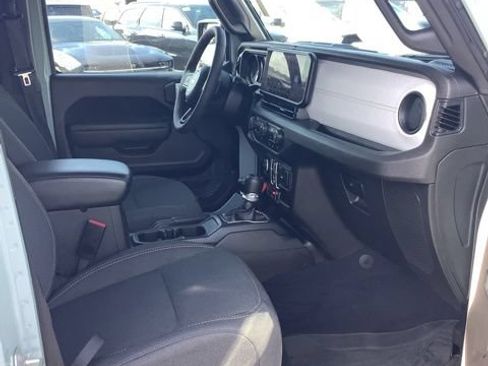 Certified 2024 Jeep Wrangler Unlimited AWD/4WD image 18