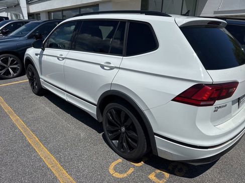 Used 2020 Volkswagen Tiguan SE R-Line AWD/4WD image 4