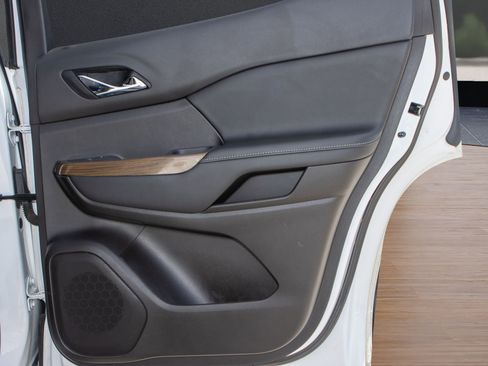 Used 2022 GMC Acadia SLE w/ Driver Convenience Package image 34