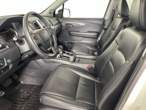 Used 2017 Honda Ridgeline RTL image 2