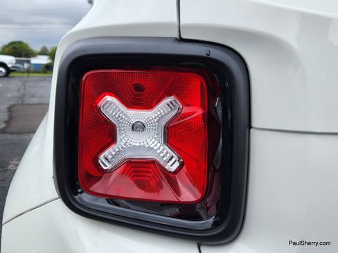 Used 2020 Jeep Renegade Altitude image 21