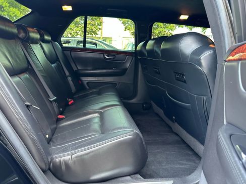 Used 2006 Cadillac DTS FWD image 30