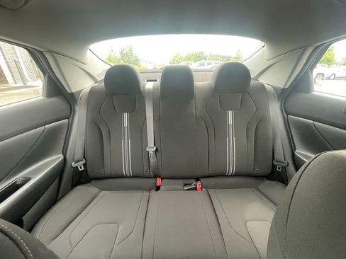 Used 2023 Hyundai Elantra SEL w/ Convenience Package FWD image 25