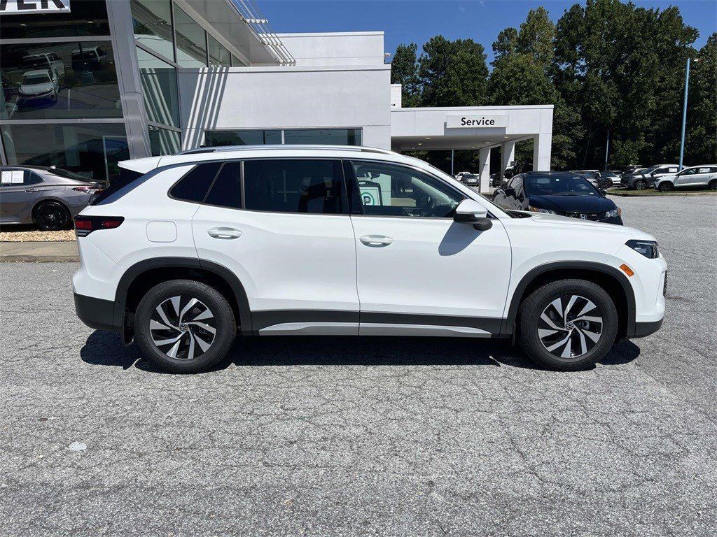 Certified 2025 Volkswagen Tiguan S FWD image 2