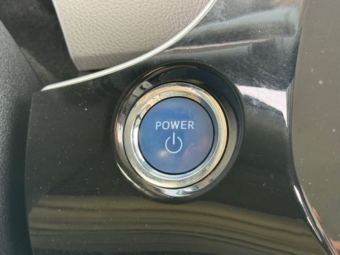 Used 2017 Toyota Prius Prime Plus w/ Preferred Accessory Package FWD image 29