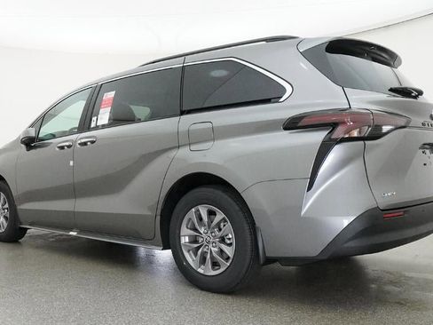 New 2026 Toyota Sienna XLE image 54