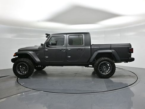 Used 2023 Jeep Gladiator Sport AWD/4WD image 22