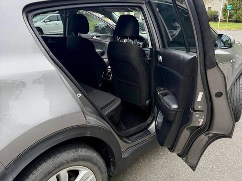 Used 2018 Kia Sportage LX AWD/4WD image 7