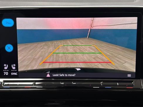 Used 2025 Volkswagen Atlas SE image 13