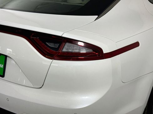 Used 2018 Kia Stinger Premium RWD image 34