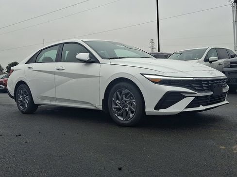 New 2026 Hyundai Elantra Blue image 1