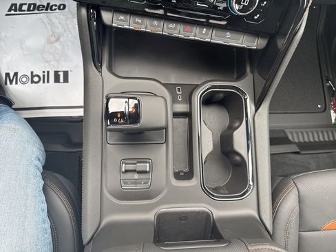 New 2026 GMC Sierra 1500 AT4 w/ AT4 Premium Package AWD/4WD image 23
