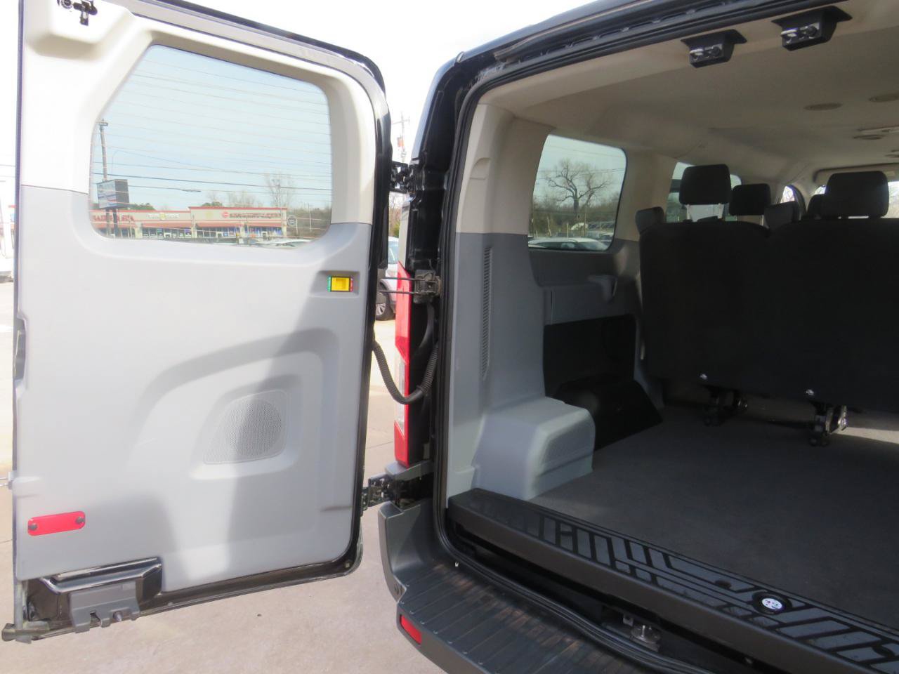 Used 2018 Ford Transit 150 130 Low Roof Wagon RWD image 27