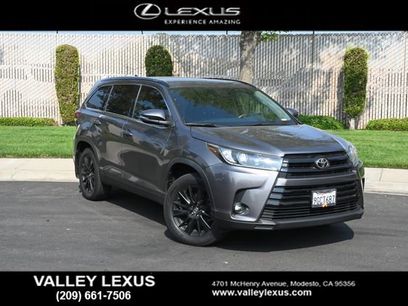 Used 2019 Toyota Highlander SE