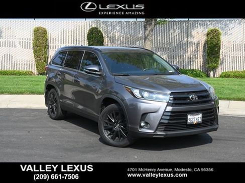 Used 2019 Toyota Highlander SE AWD/4WD image 1