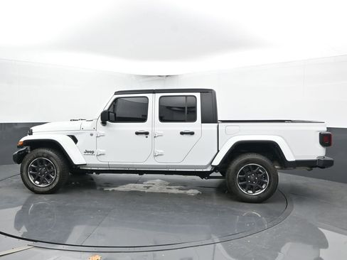 Used 2023 Jeep Gladiator Overland image 8