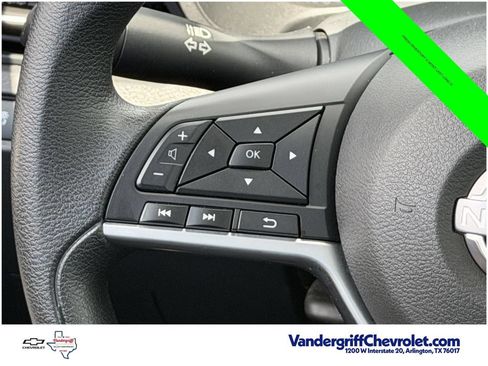 Used 2025 Nissan Altima 2.5 SV FWD image 13