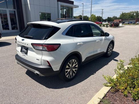 Used 2020 Ford Escape Titanium FWD image 3