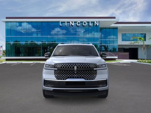 New 2026 Lincoln Navigator L Premier AWD/4WD image 6