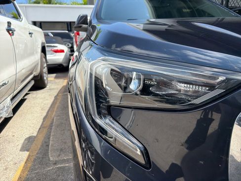 Used 2019 GMC Terrain SLT w/ Preferred Package AWD/4WD image 10