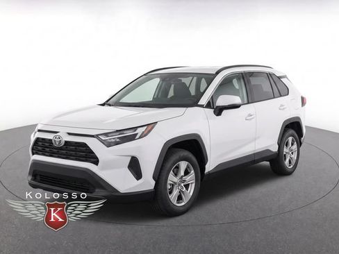 Used 2025 Toyota RAV4 XLE AWD/4WD image 1