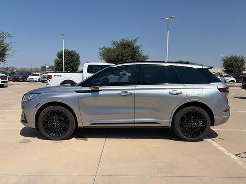 Used 2024 Lincoln Corsair Reserve w/ Equipment Group 201A FWD image 4