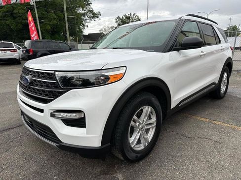 Used 2020 Ford Explorer XLT w/ Equipment Group 202A RWD image 4