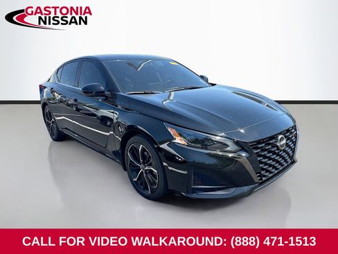 Used 2024 Nissan Altima 2.5 SR w/ SR Premium Package image 1