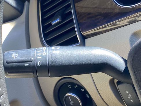 Used 2017 Ford Taurus Limited image 22