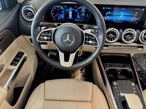 Certified 2022 Mercedes-Benz GLB 250 4MATIC image 21