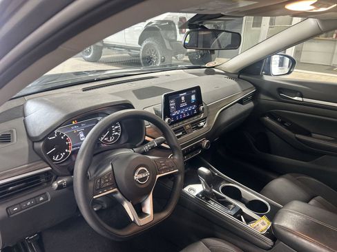 Certified 2023 Nissan Altima 2.5 SV FWD image 30