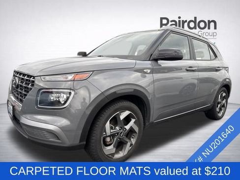 Used 2022 Hyundai Venue Limited FWD image 2