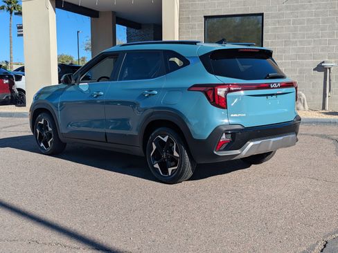 Used 2025 Kia Seltos EX w/ EX Sunroof Package image 4