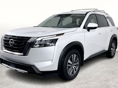 Certified 2025 Nissan Pathfinder SL image 15