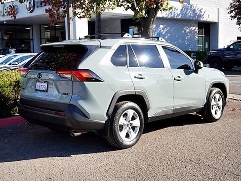 Used 2021 Toyota RAV4 XLE image 8